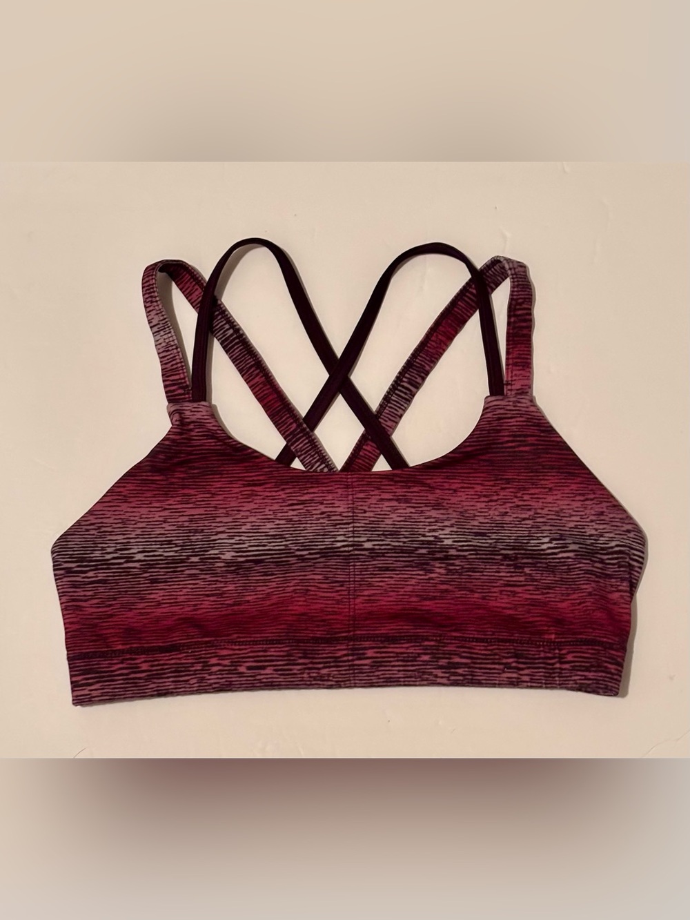 Old Navy Cross-Back Multi-Strap Sports Bra | Medium